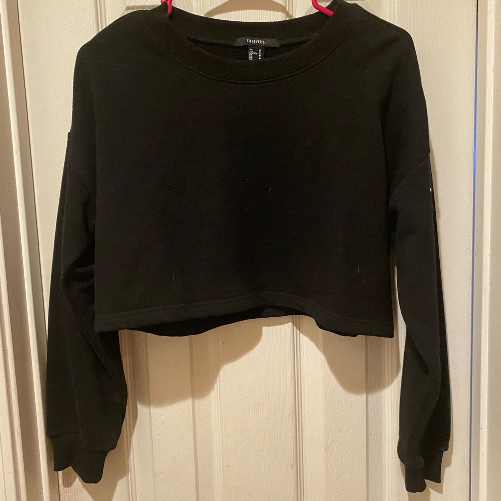 Forever21 Black Cropped Sweatshirt